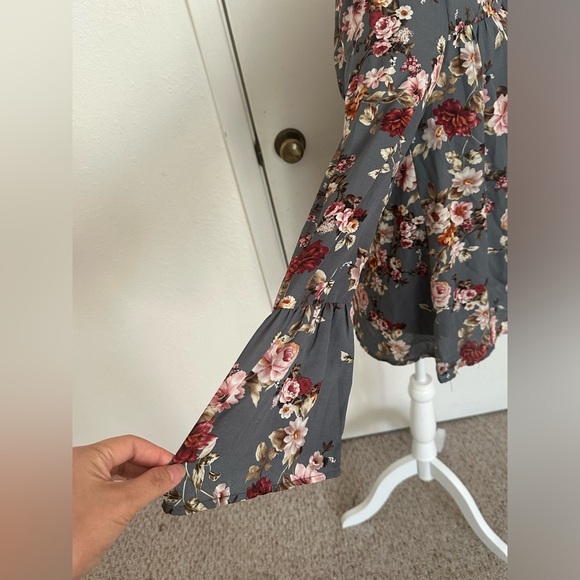 Entro floral womens size small gray roses ruffle accent boho peasant Blouse - Picture 4 of 8